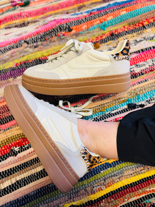 Dodge Bone Sneaker