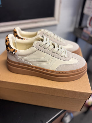 Dodge Bone Sneaker