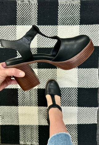 Lubbock MaryJane Platform Clog