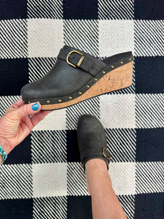 Black Who Knew Wedge
