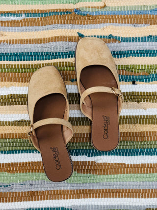 Camel Me Time Wedge