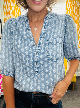Tulip Crest Sidney Top