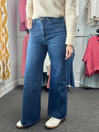 Star Demand Fiona Jenas