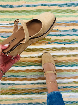 Camel Me Time Wedge