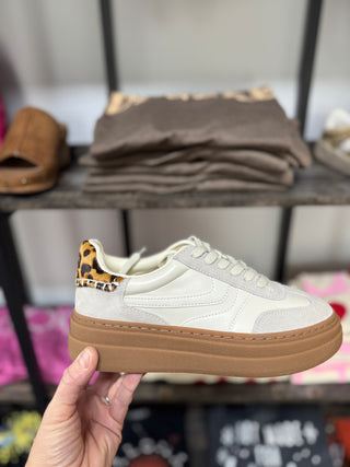 Dodge Bone Sneaker