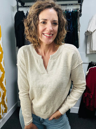 Natural Lines Pullover