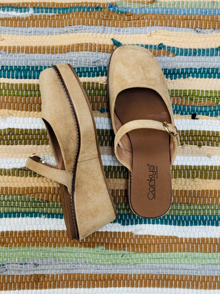 Camel Me Time Wedge