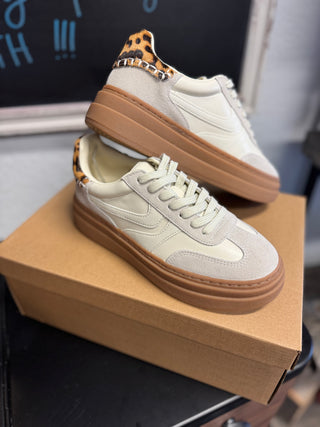 Dodge Bone Sneaker