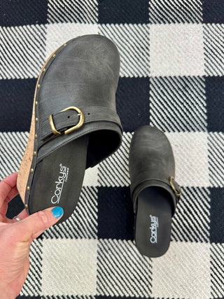 Black Who Knew Wedge