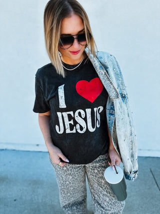 {PREORDER} I ❤️ Jesus Tee